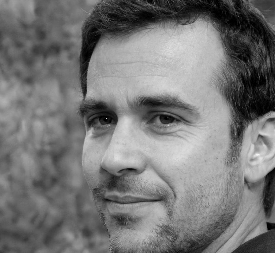 Retrato profesional de Osvaldo Navarrete